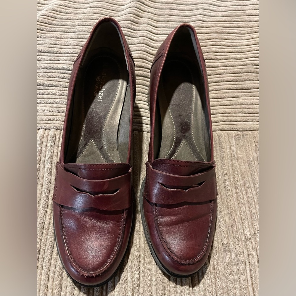 Women’s Size 10 Loafer